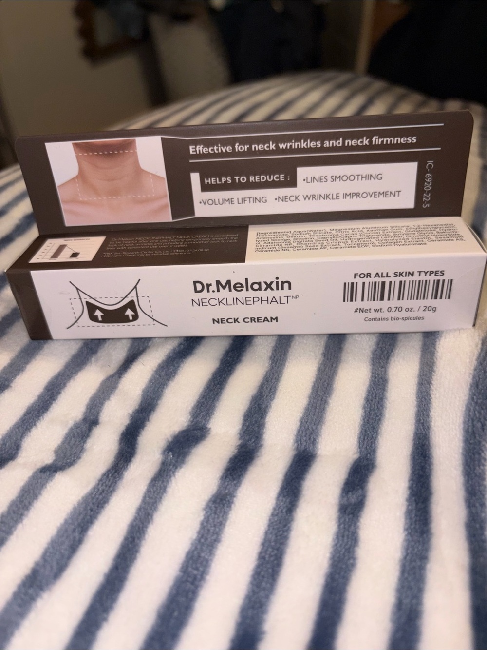 De Melaxin Skincare product label for neck cream